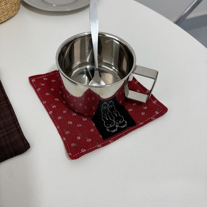 Urocze podkładki z serii Miffy – Coffee Tea Room recenzja i cena